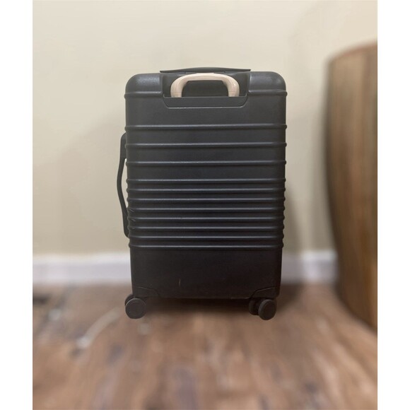 BÉIS Medium Check-In Roller Black Luggage | Shay Mitchell BAE Suitcase - Picture 7 of 10